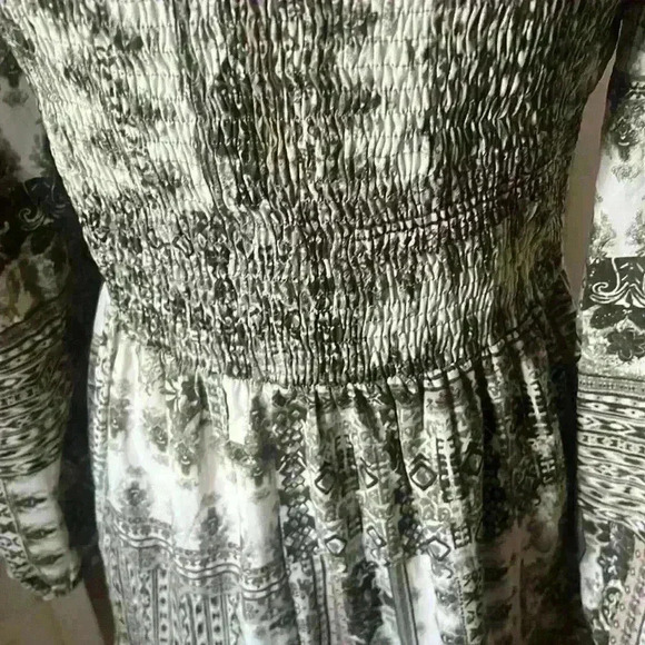 Cal Style. Ladies medium dress cream and brown. Patchwork Pattern. - Picture 11 of 14